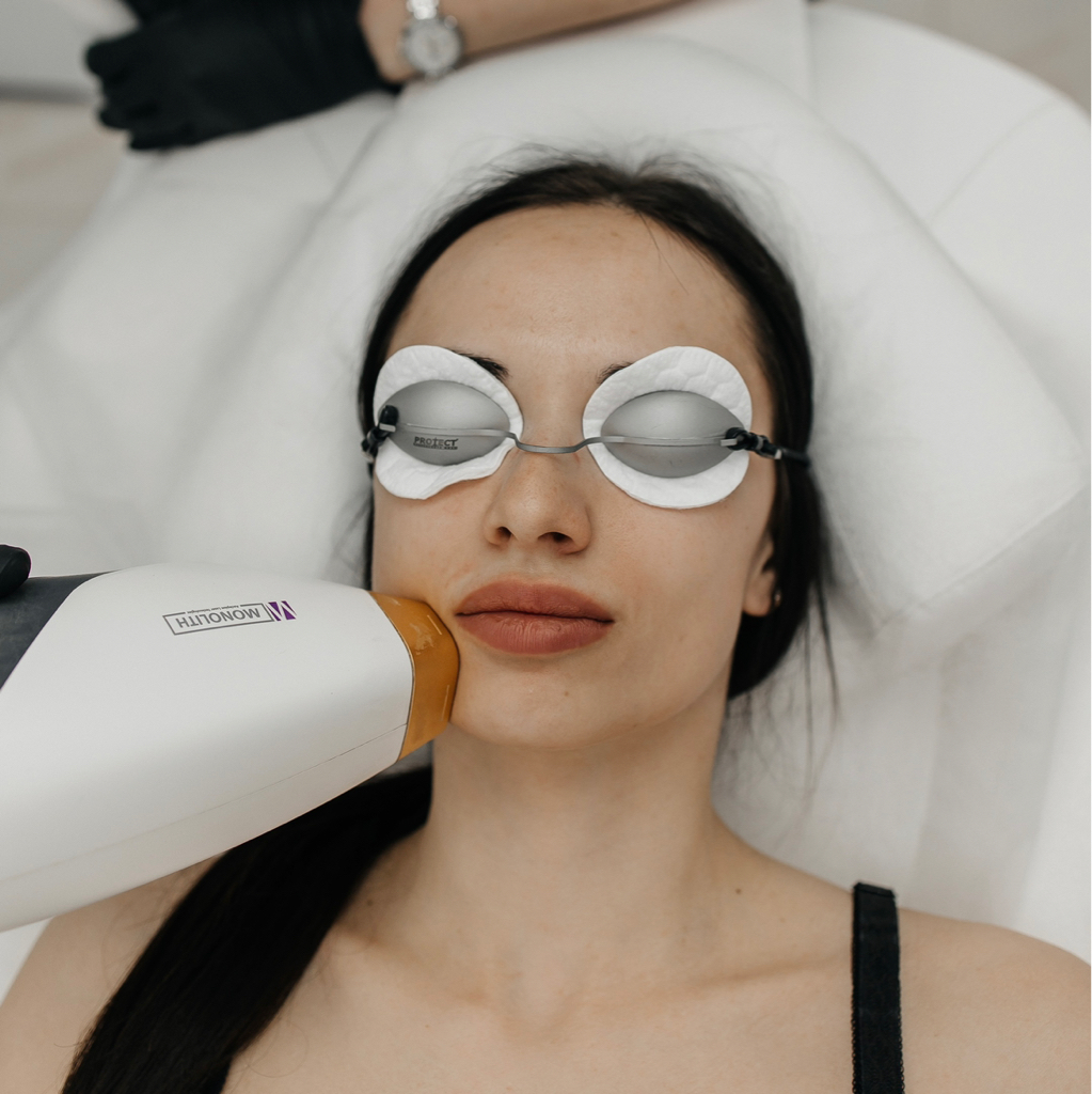 Лазерное осветление лица и шеи