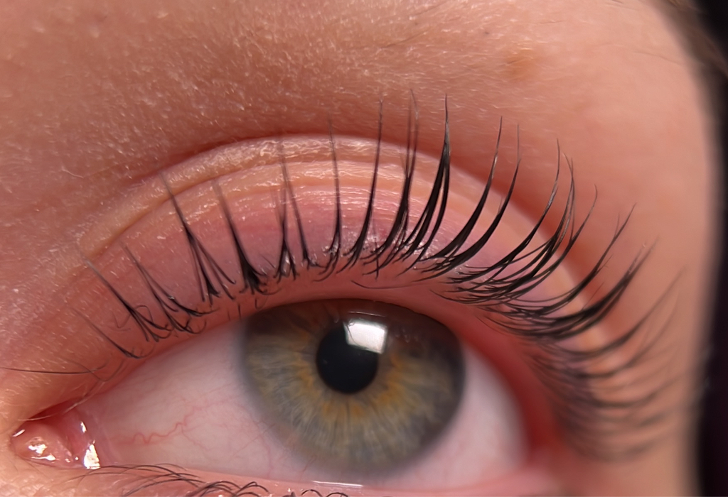 Окрашивание ресниц