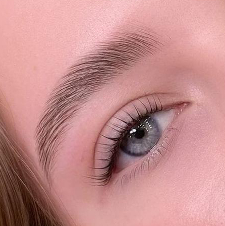 Коррекция бровей