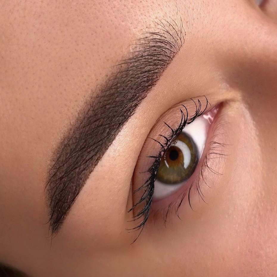 Перманентный макияж бровей