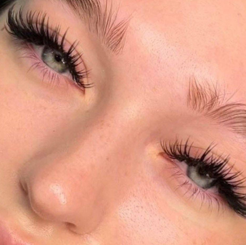 Наращивание ресниц 4 d