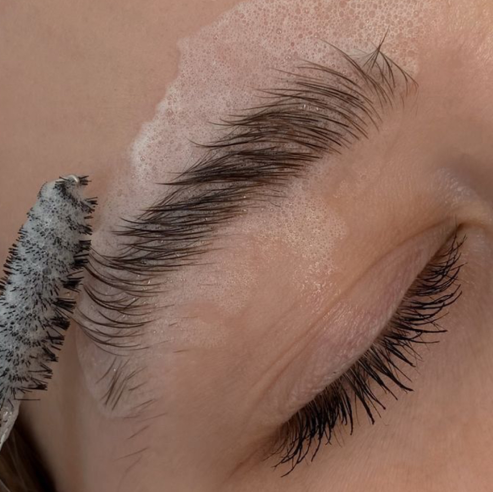 Пилинг для бровей