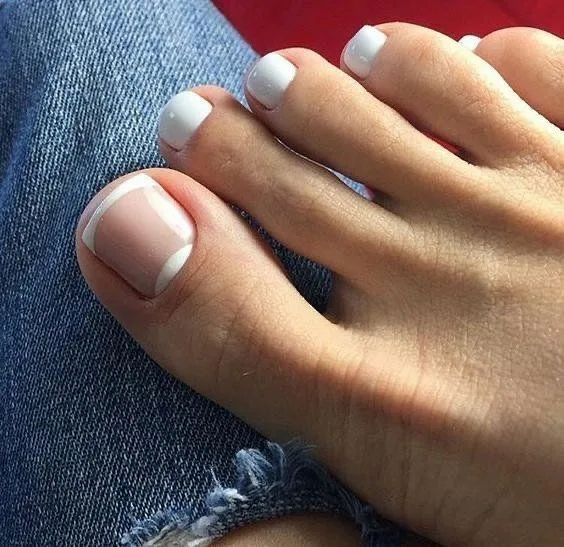 Французский маникюр на 10 ноготей