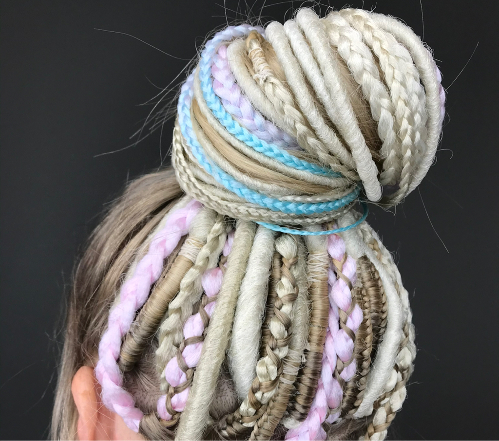 Изготовление и вплетение комплекта де кос/дредов на затылок (16 шт)