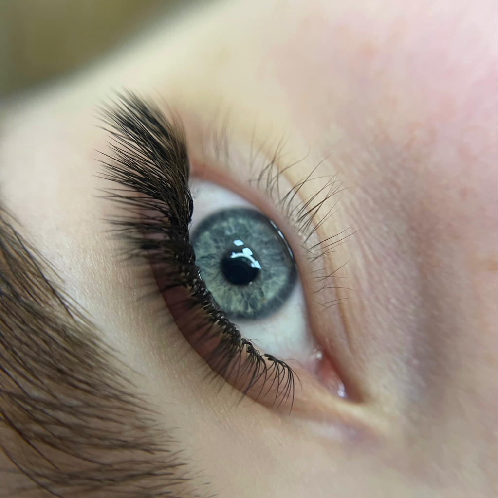 Наращивание ресниц 2 D