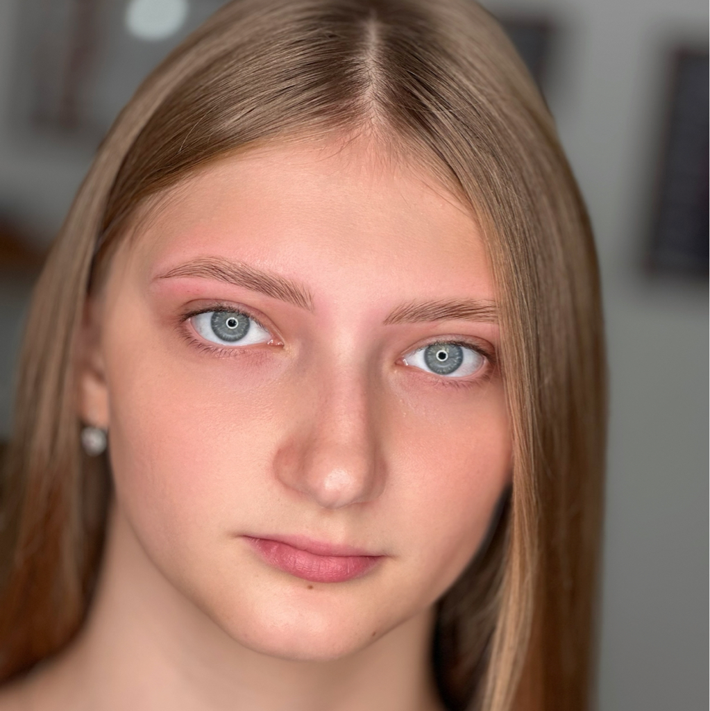 Коррекция бровей