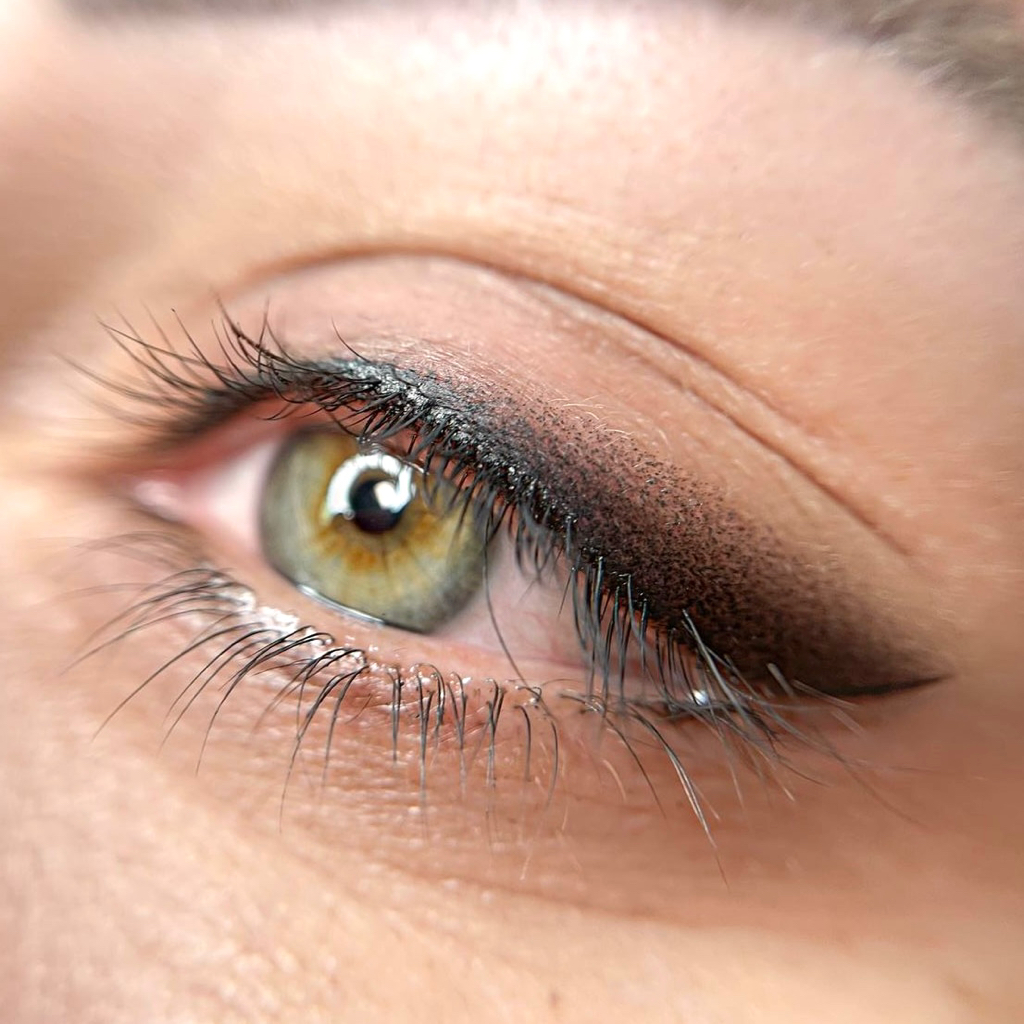 Перманентный макияж век