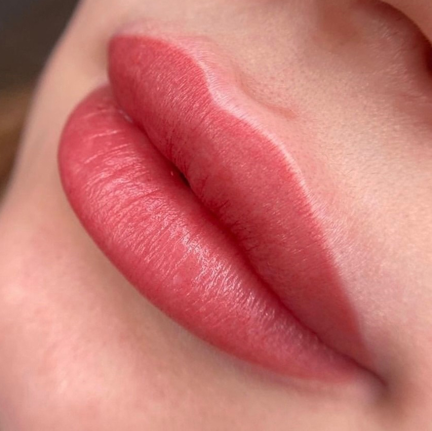 Перманентный макияж губ