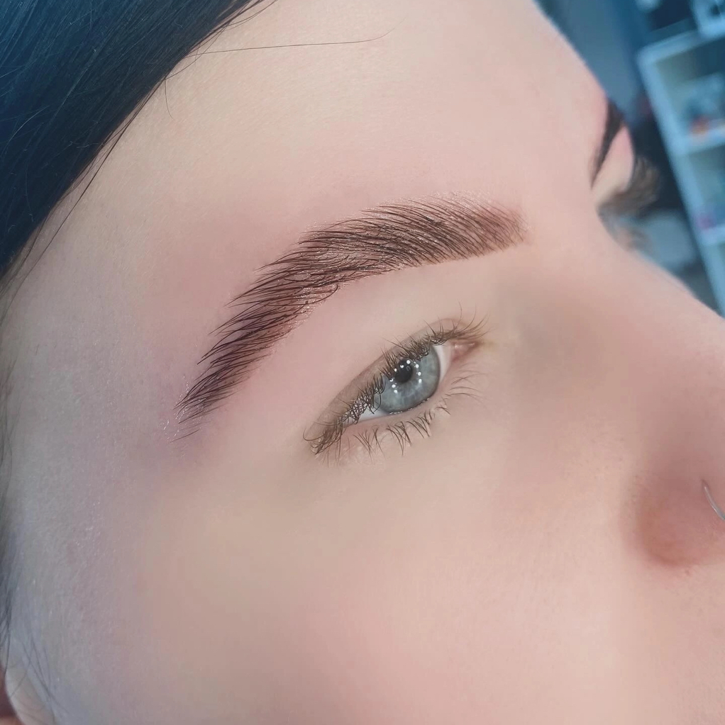 Коррекция бровей без окрашивания