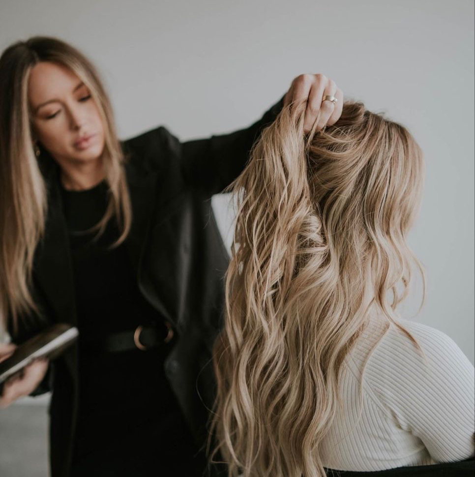 Консультация перед процедурой горячей реконструкции волос