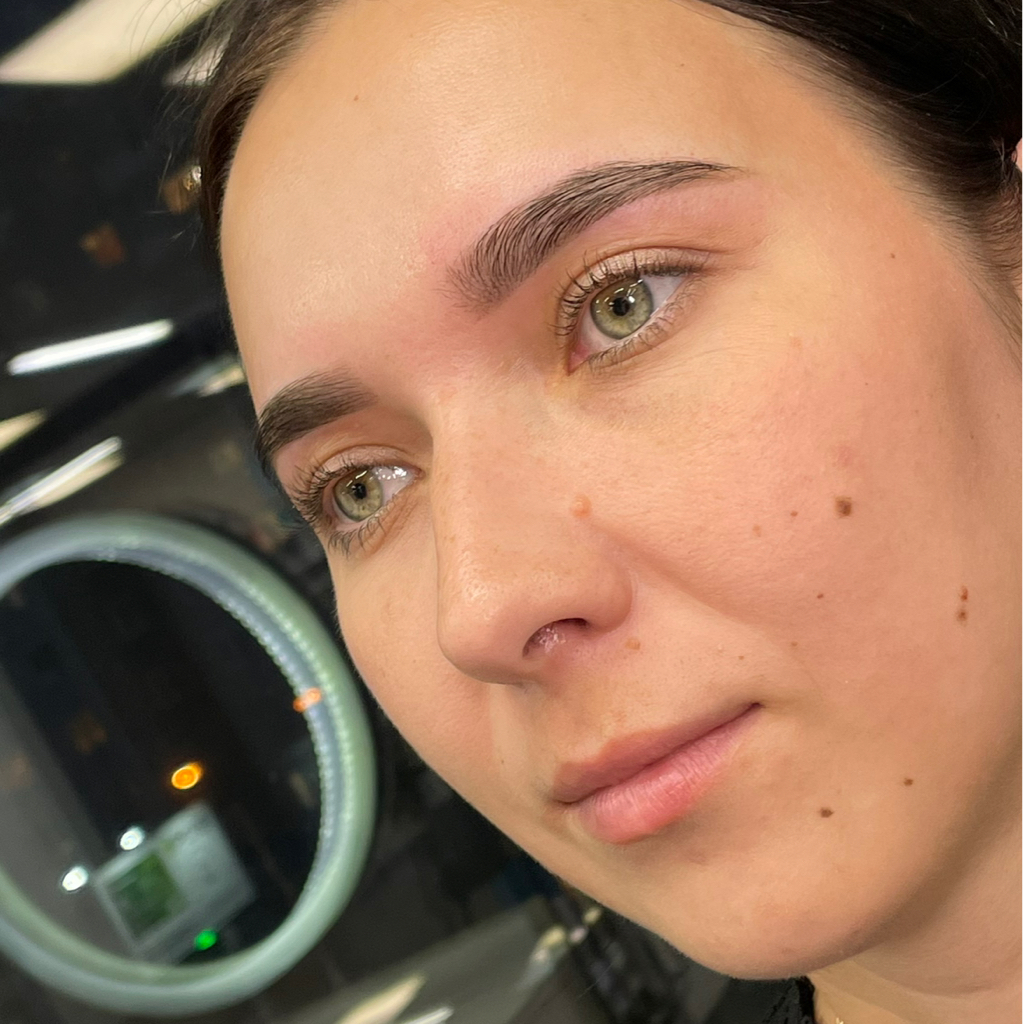 Оформление и окрашивание бровей