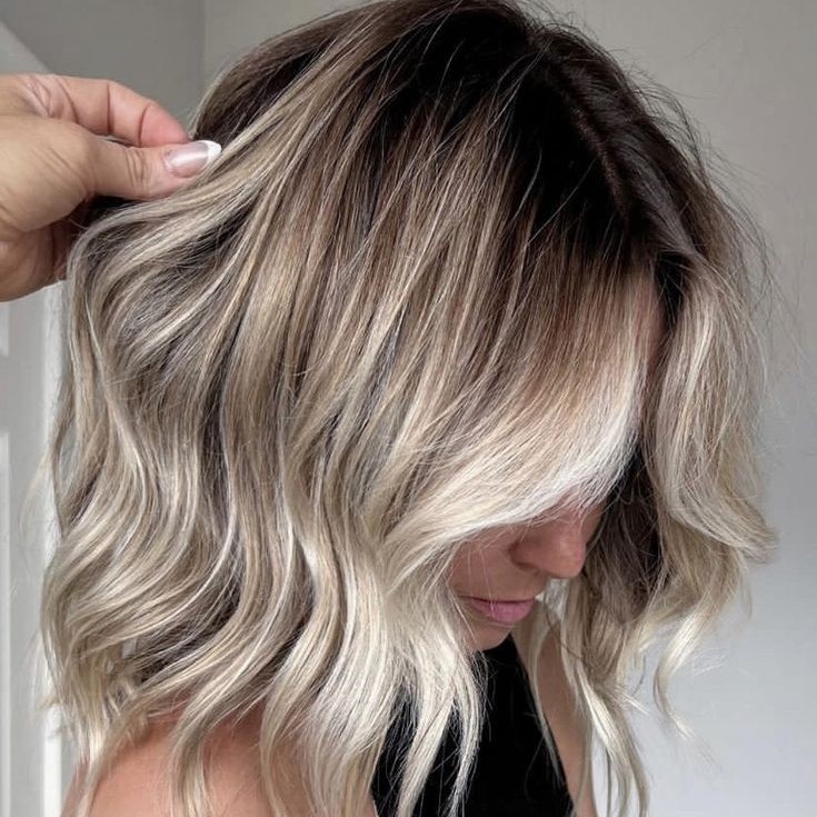 Сложное окрашивание  Мелирование / Airtouch
LONDA PROFESSIONAL 
Длина до плеч