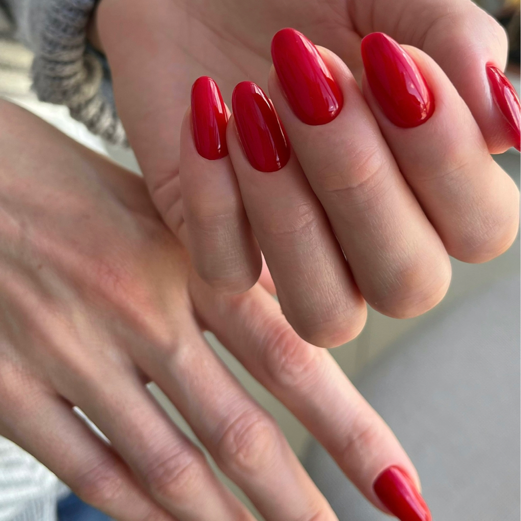 Манікюр з покриттям гель-лак