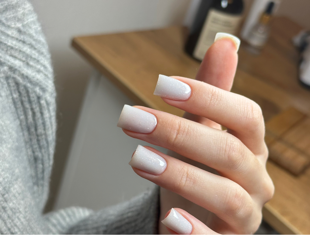 Маникюр с однотонным покрытием