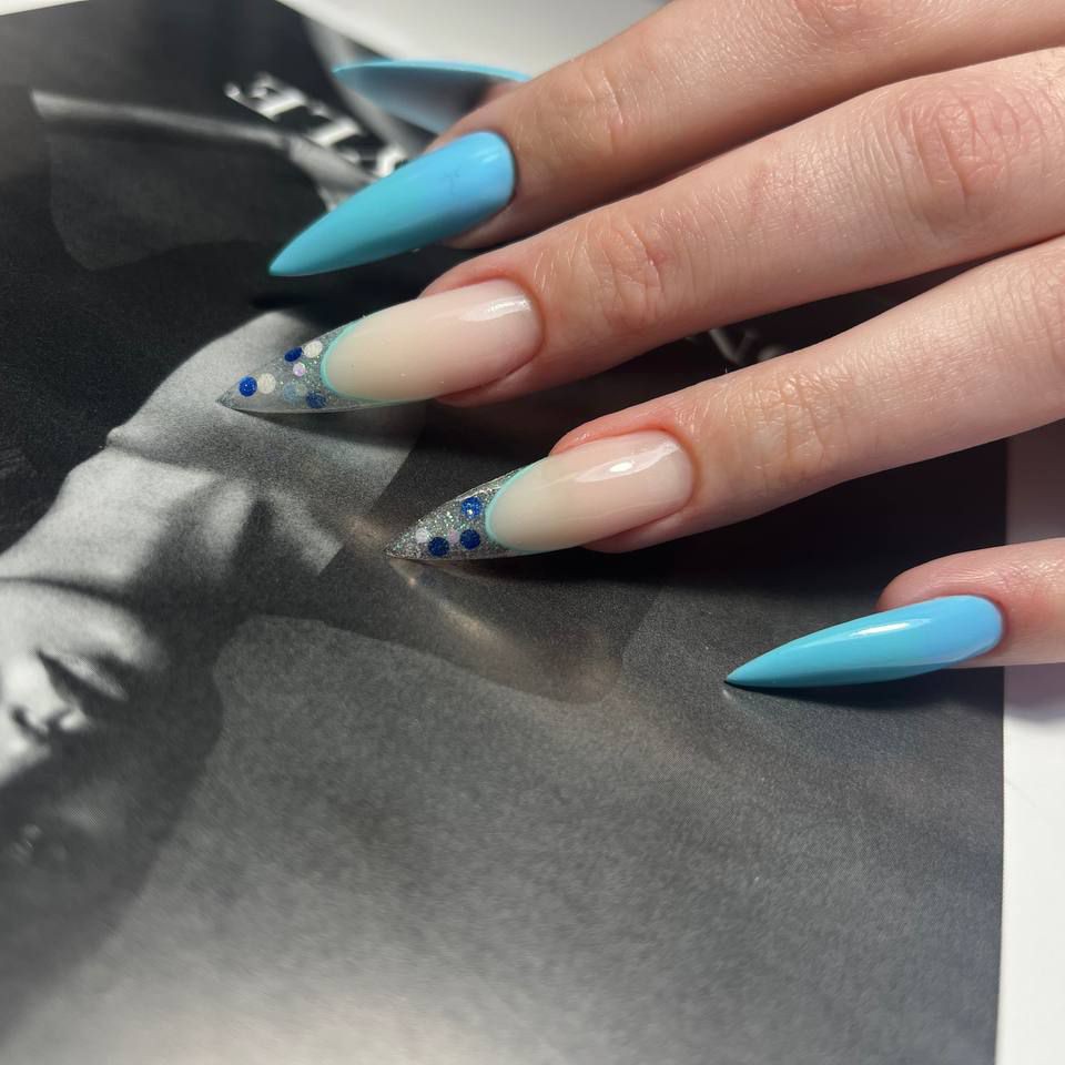 Наращивание ногтей