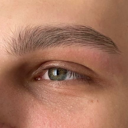 Мужская коррекция бровей