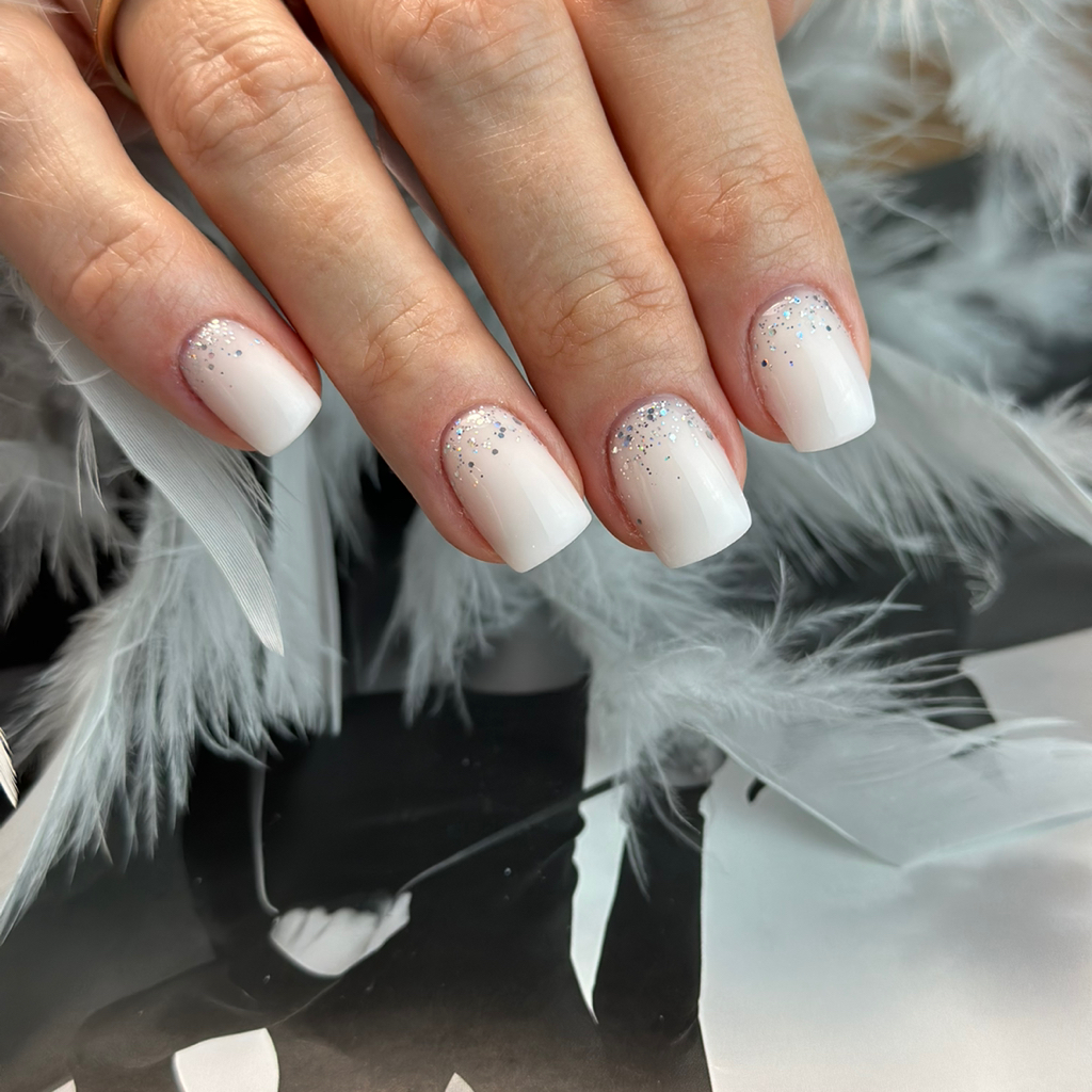 Наращиваете ногтей