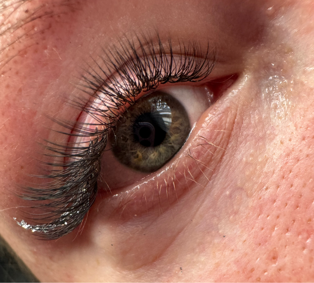 Наращивание ресниц 2 д