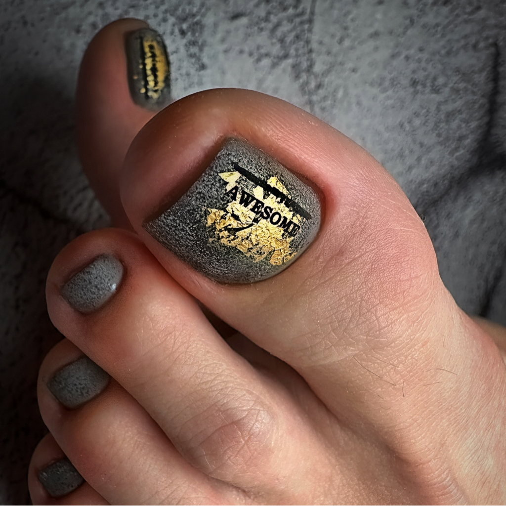 Педикюр (только пальчики) + покрытие гель-лак+ по желанию легкий дизайн до 2х ногтей