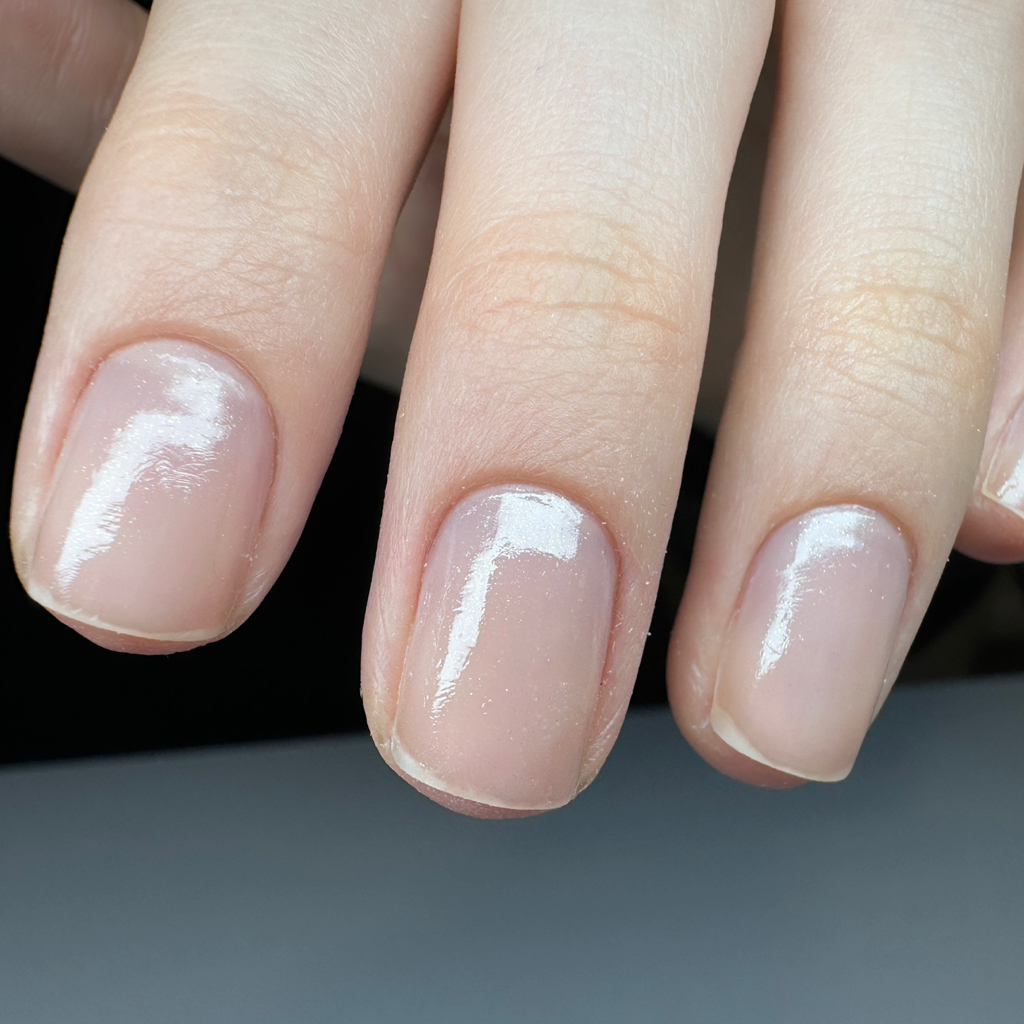 Маникюр женский