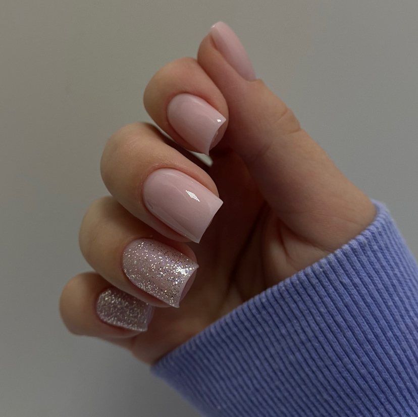 Комбинированный маникюр с покрытием гель/гель лак