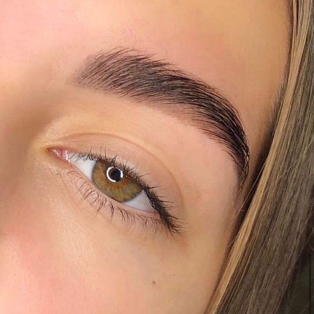 Коррекция бровей