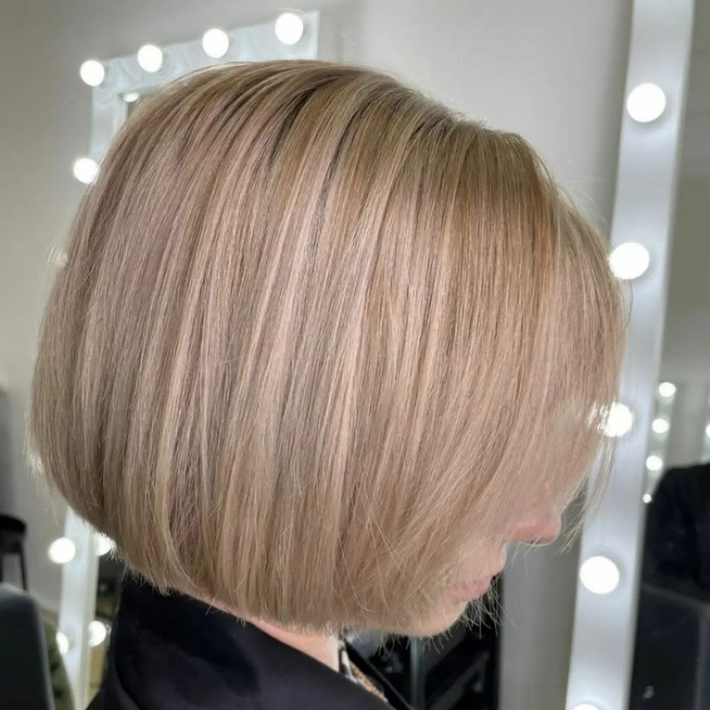 Сложное окрашивание средняя длина (до плеч, 5 - 7 см ниже плеч)