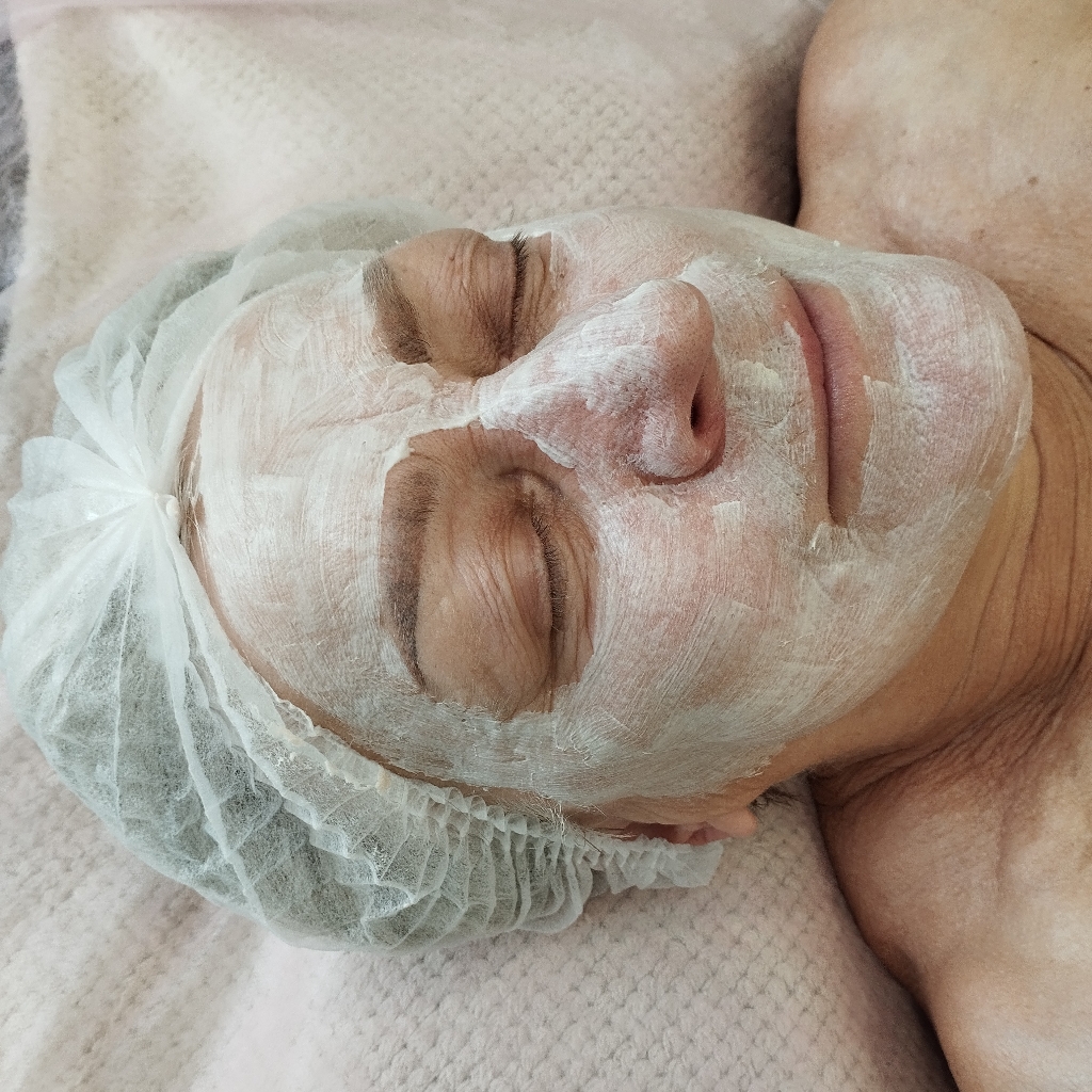 Антивозрастной уход за лицом.