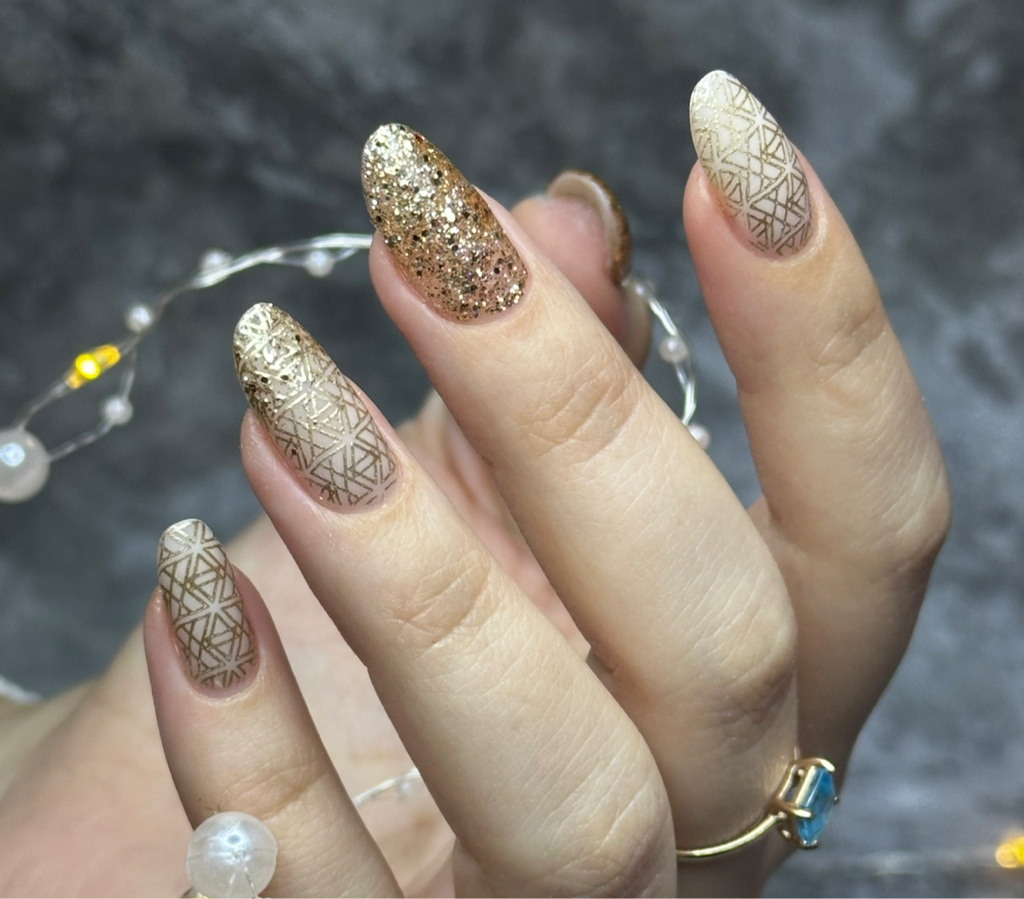 Маникюр + дизайн «Стемпинг»