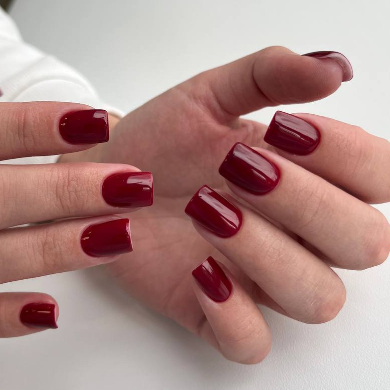 Маникюр-покрытие гель-лак цветом