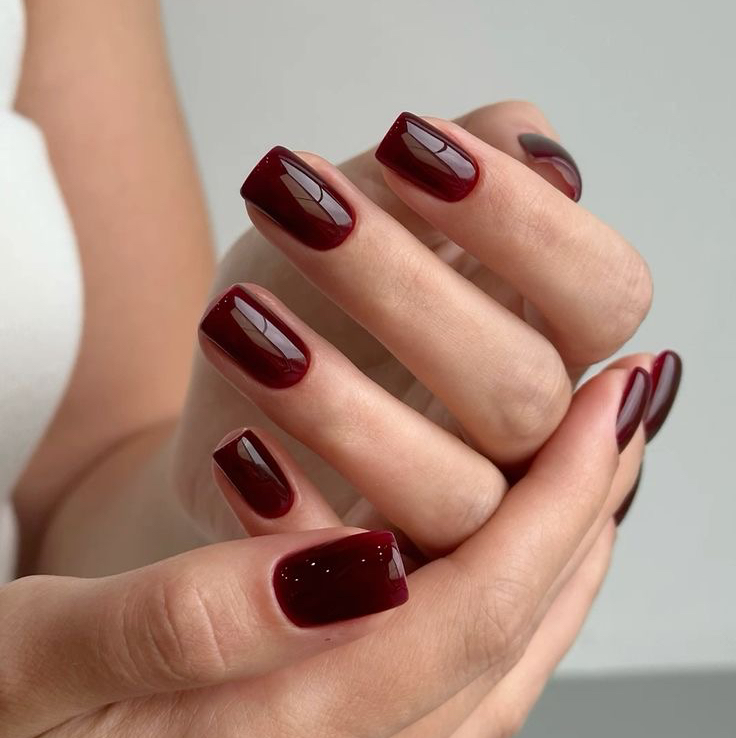 Маникюр с покрытием и укреплением (полигель/полимерные нити)