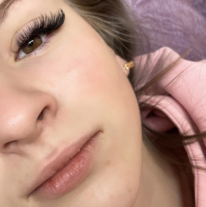 Наращивание ресниц 3д