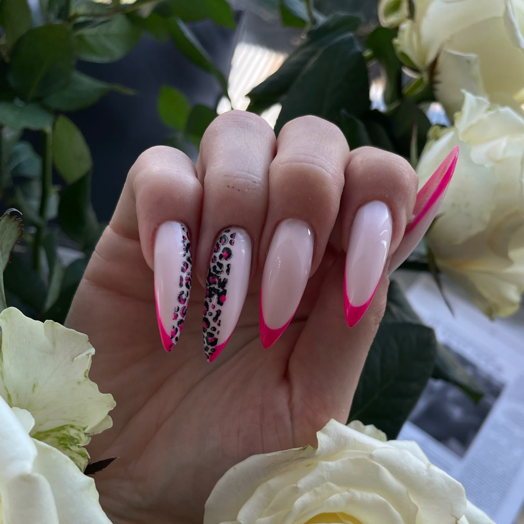 Коррекция нарощенных ногтей