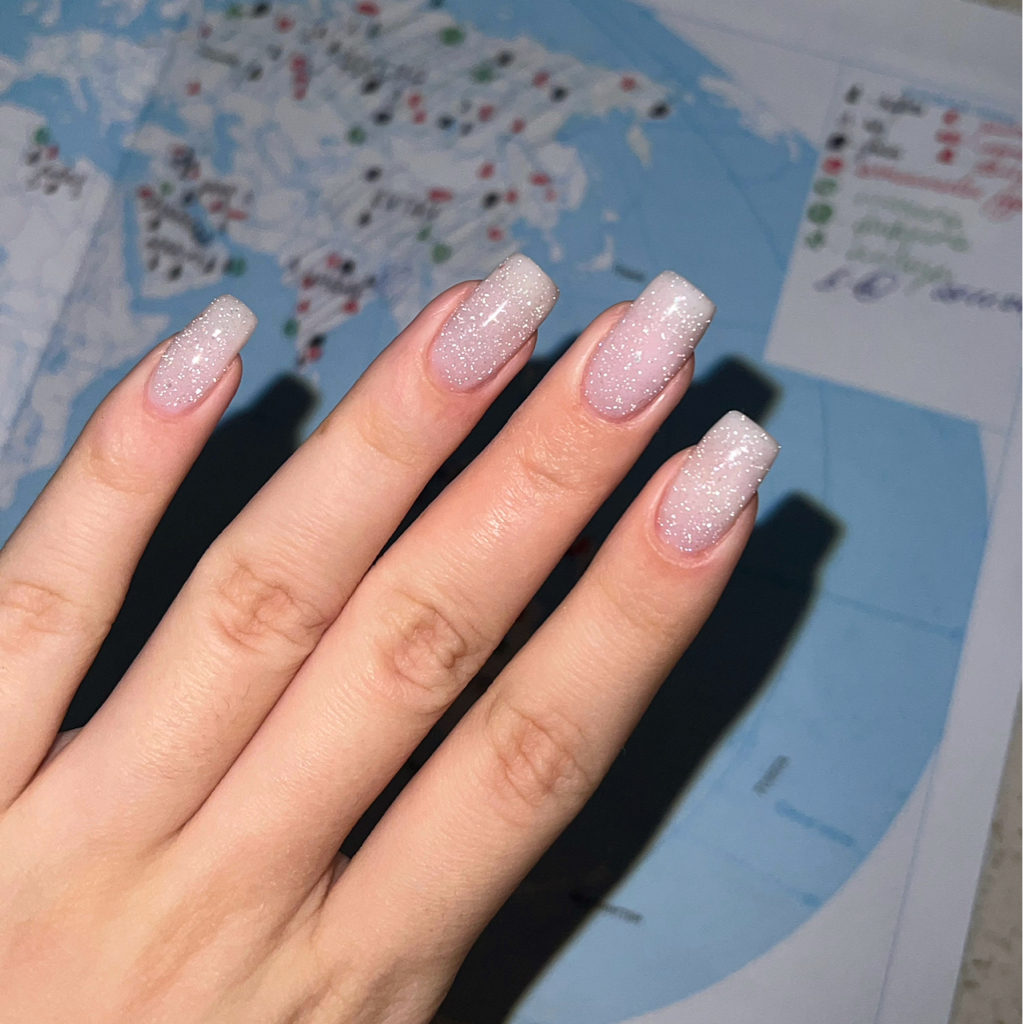 Наращивание ногтей гелем камуфлирующим/цветным