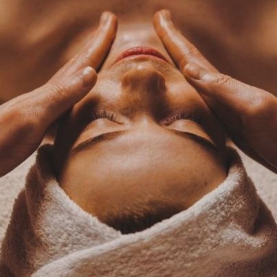 Французский скульптурный лифтинг лица