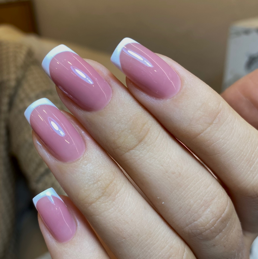 Маникюр с восстановлением архитектуры гелем и френч ведущий мастер