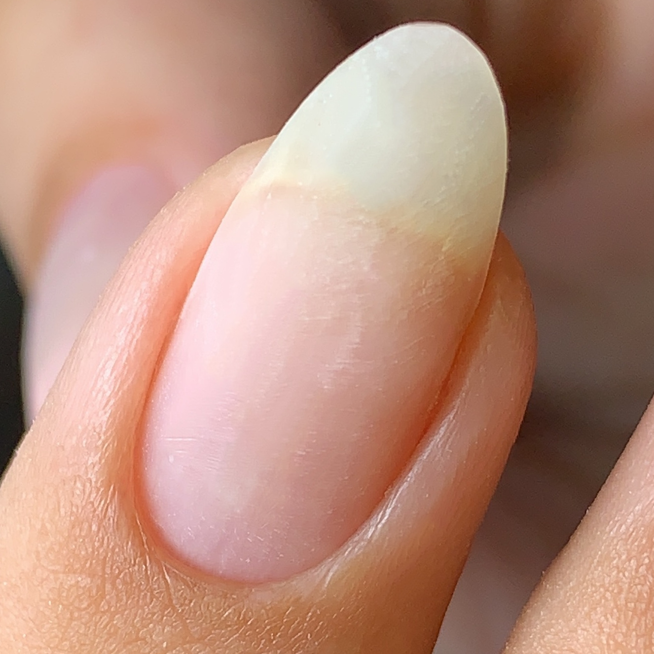 Пилочный маникюр без покрытия