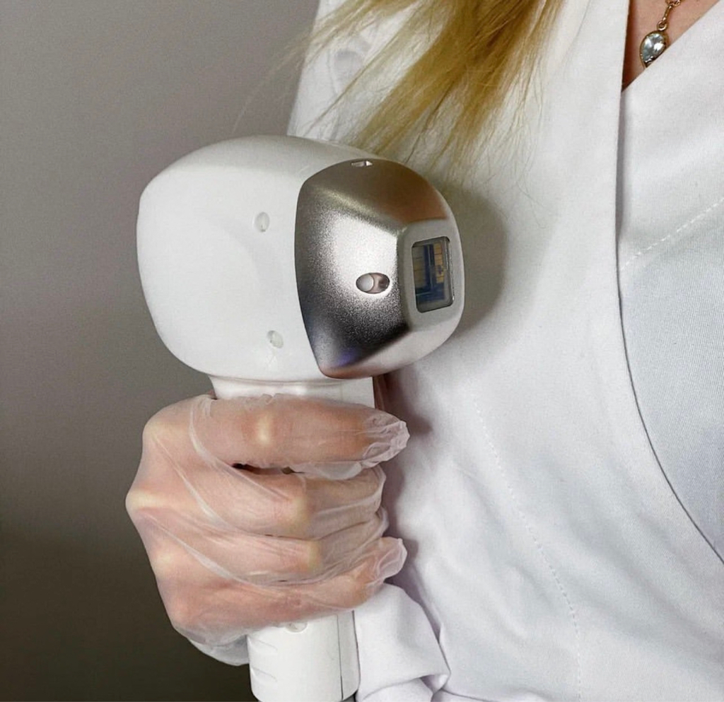 Лазерная эпиляция Бедра