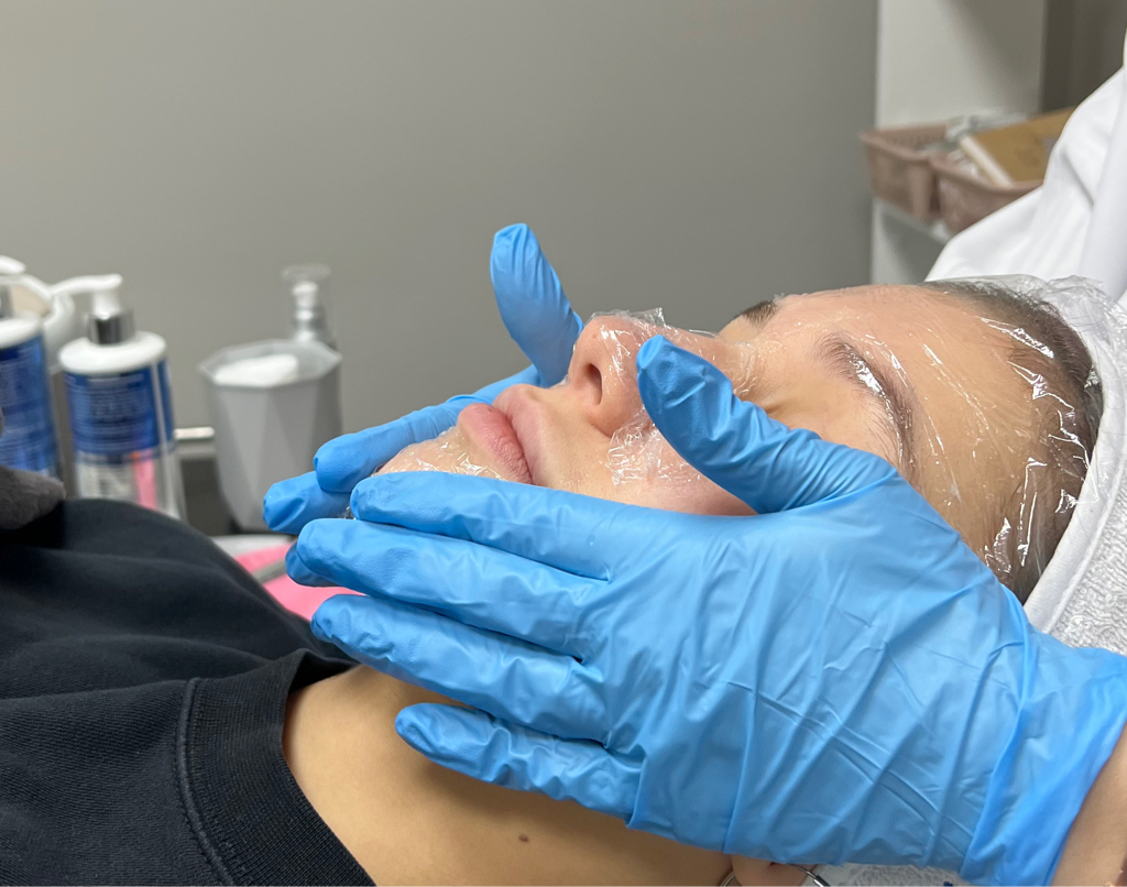 Классический массаж лица с нанесением маски 60 мин