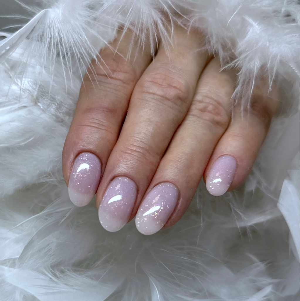 1. Маникюр с укреплением и покрытием