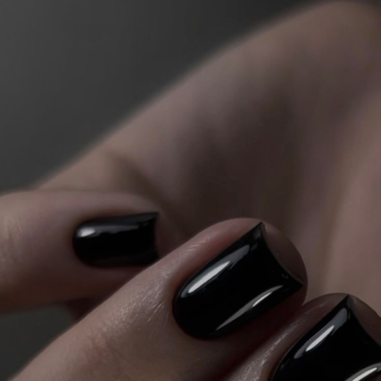 Маникюр с покрытием гель-лак