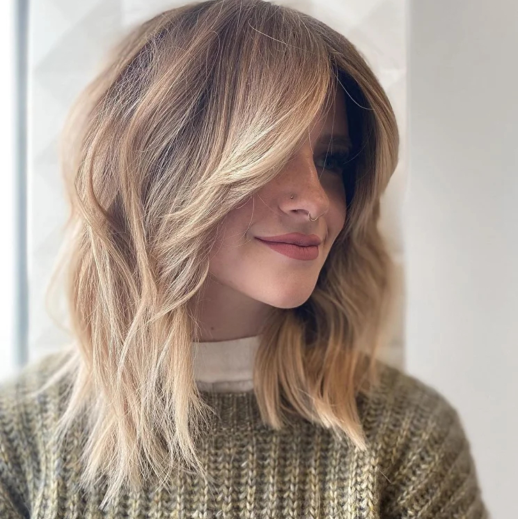 Стрижка женская на средние и длинные  волосы

( без мытья )