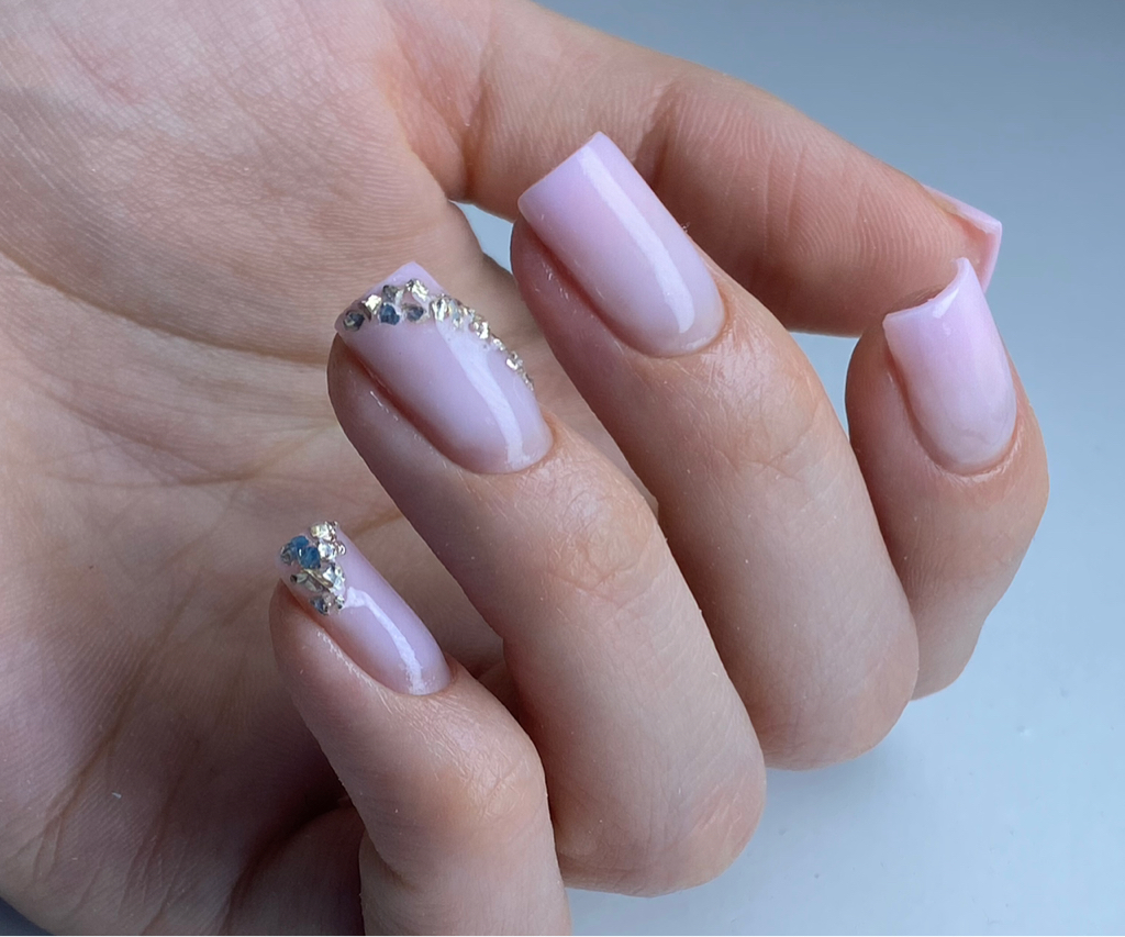 Наращивание ногтей