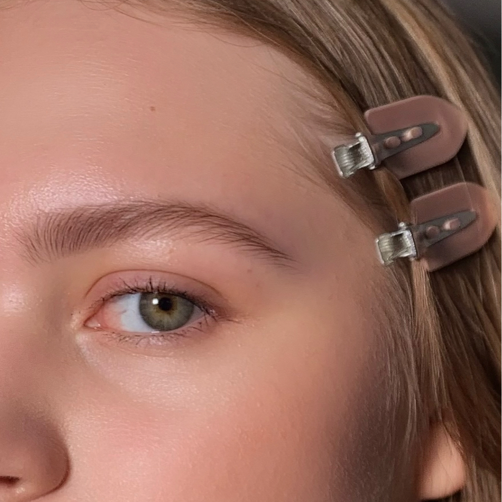 Оформление бровей (коррекция + окрашивание)