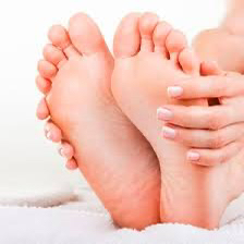 Обработка трещин ног/ восстановление целостности структуры кожи ног