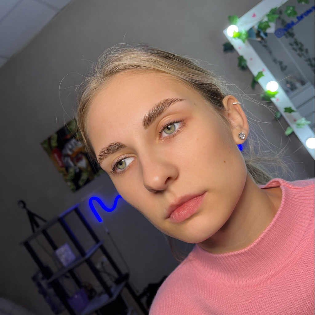 Комплекс: ламинирование ресниц+ долговременная укладка бровей с окрашиванием и коррекцией