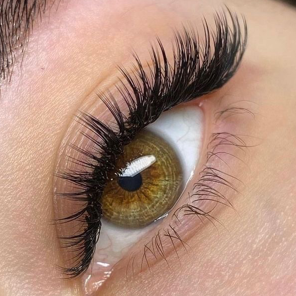 Наращивание ресниц 3D