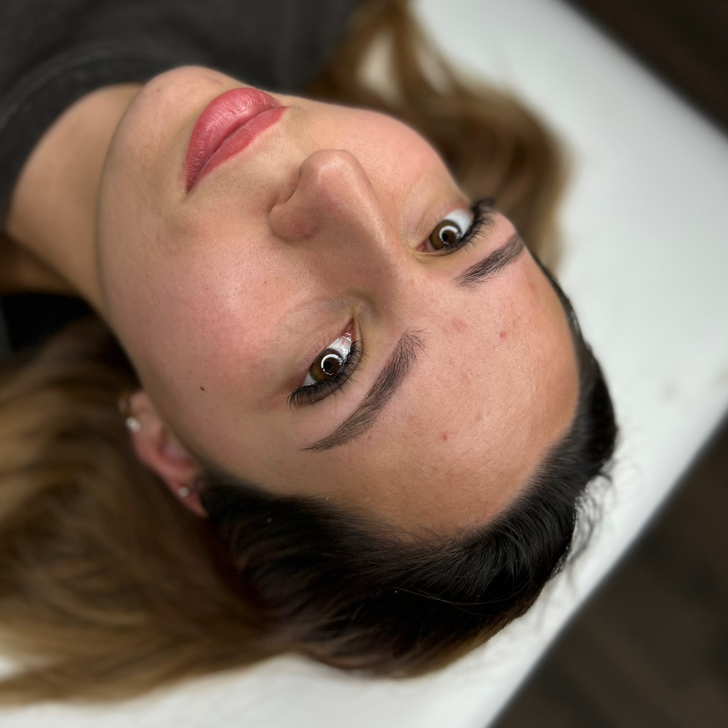 Коррекция (брови)