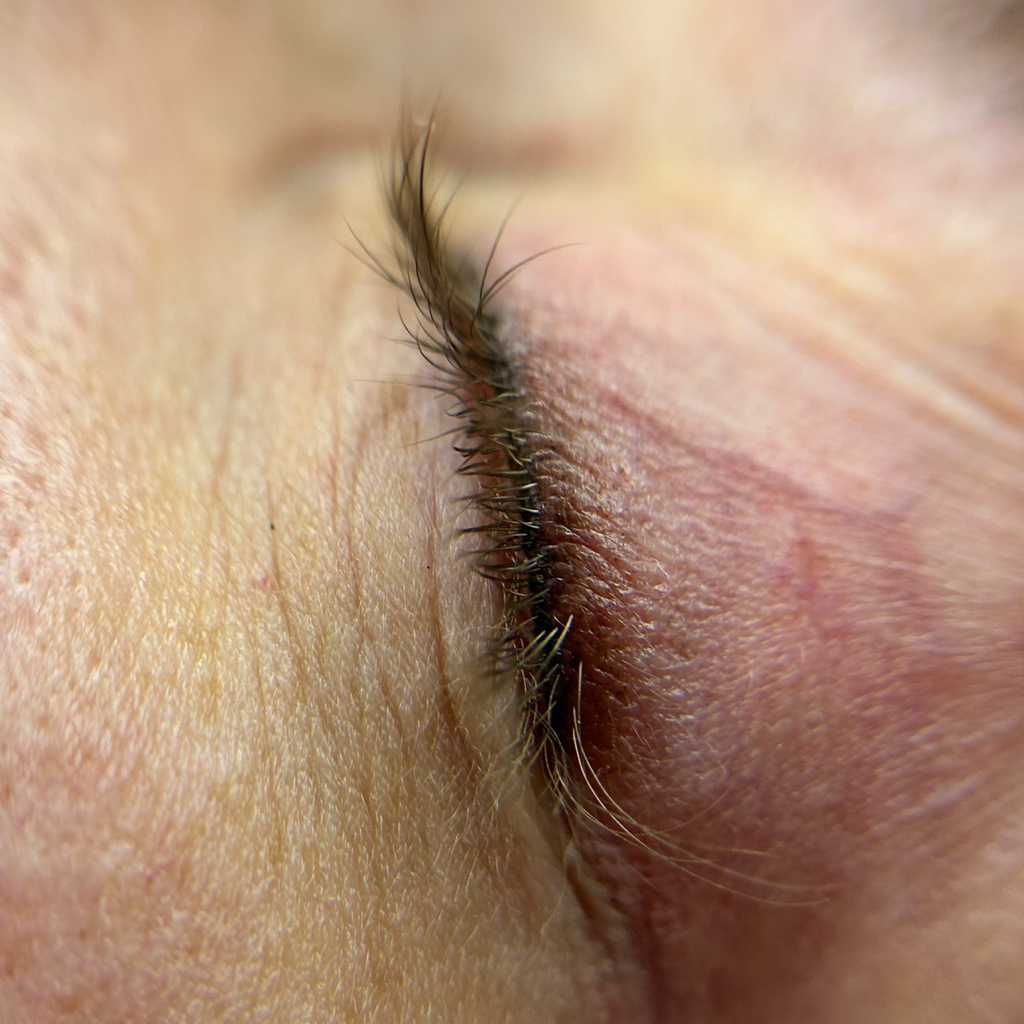 Коррекция (межресничка с растушевкой/стрелкой)