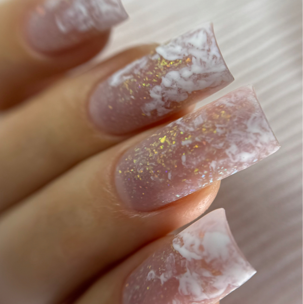 Маникюр с покрытием гель-лак (длинные ногти)